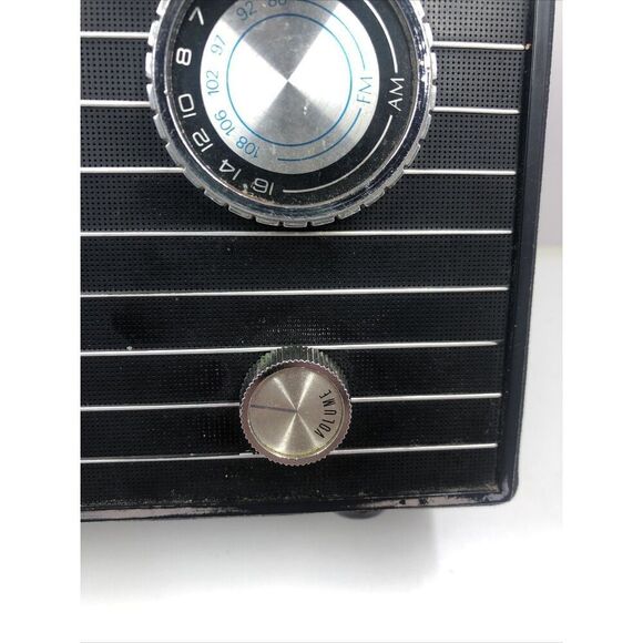 Broadmoor Radio  Model P206 for parts/ display. Nostalgic. Not Working. Rare - Picture 4 of 8